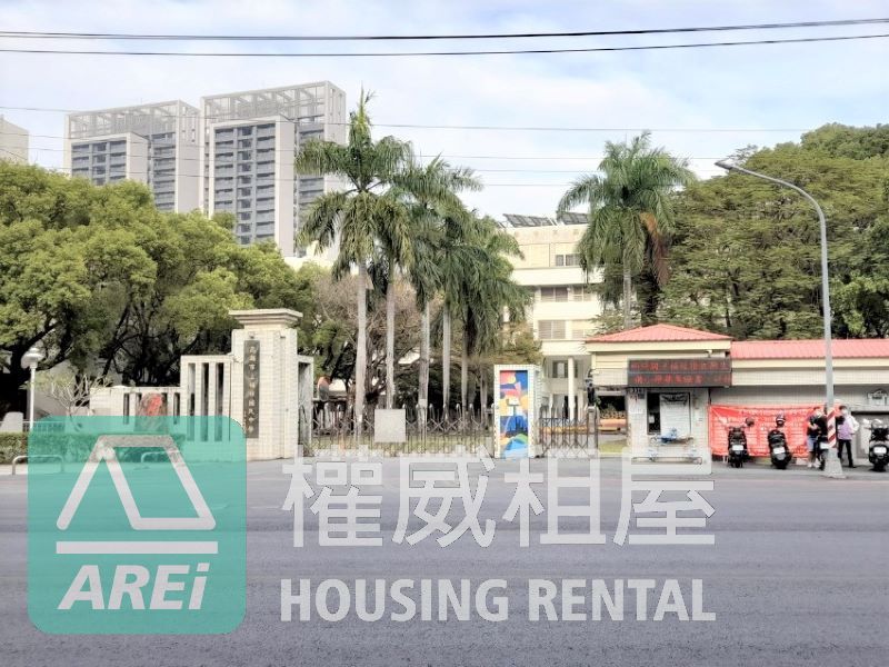 近楠梓火車站透天整棟出租可店住辦