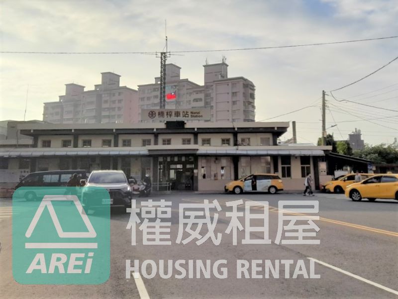 近楠梓火車站透天整棟出租可店住辦