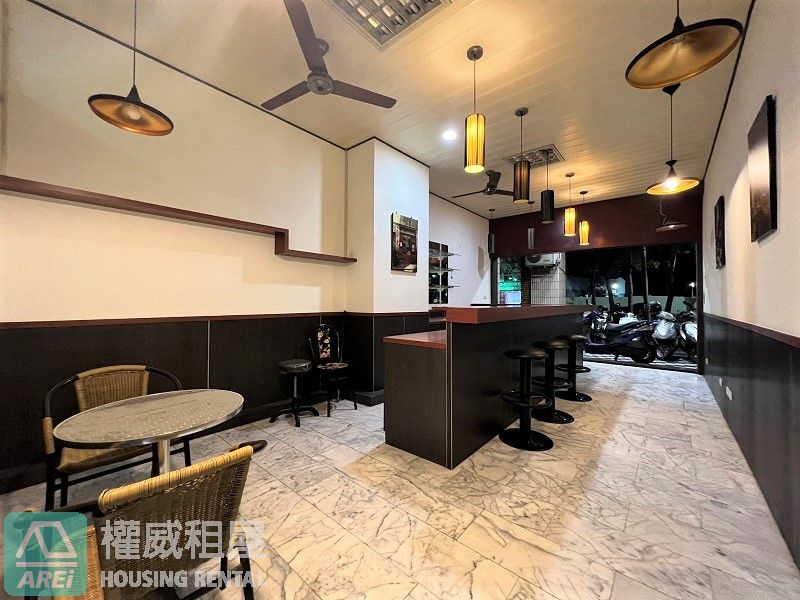 近漢神百貨一樓大空間店面