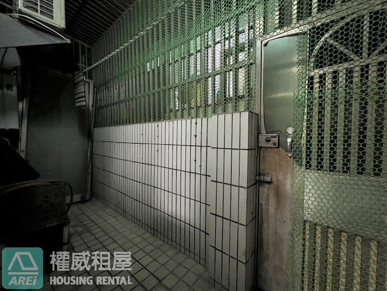 近漢神百貨一樓大空間店面