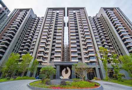 左營悅誠|泳池3房|超大景觀陽台平車