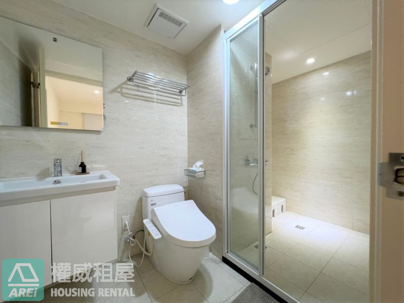 左營悅誠|泳池3房|超大景觀陽台平車