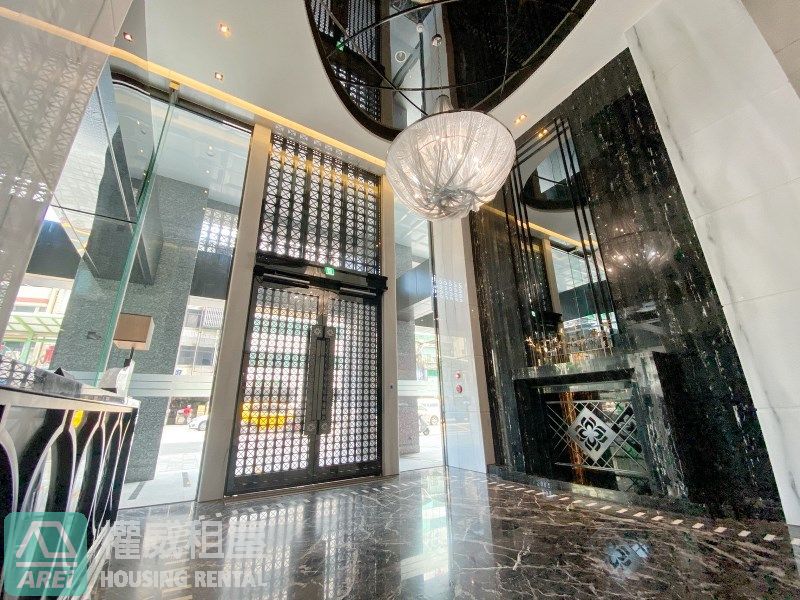 高雄車站MRT站前搶手明亮景觀2+1房