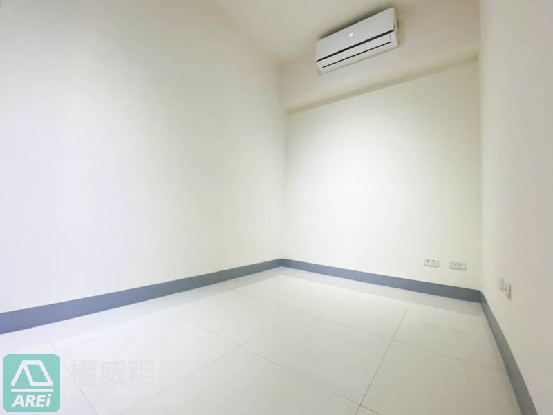 （可租補可報稅）C10輕軌光榮碼頭一方淨高樓層景觀正兩房空屋