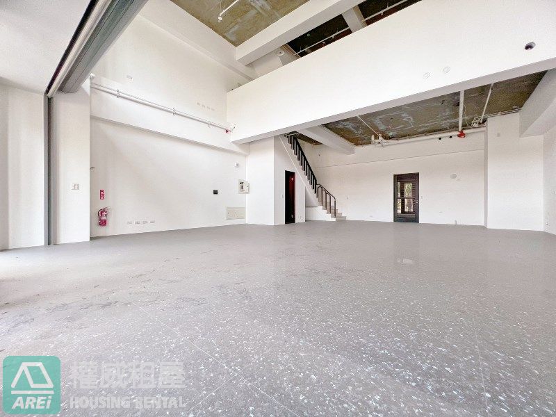 C23龍華輕軌凹子底MRT搶手極境大坪數店面