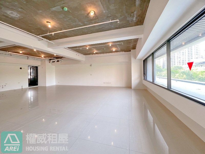 C23龍華輕軌凹子底MRT搶手極境大坪數店面