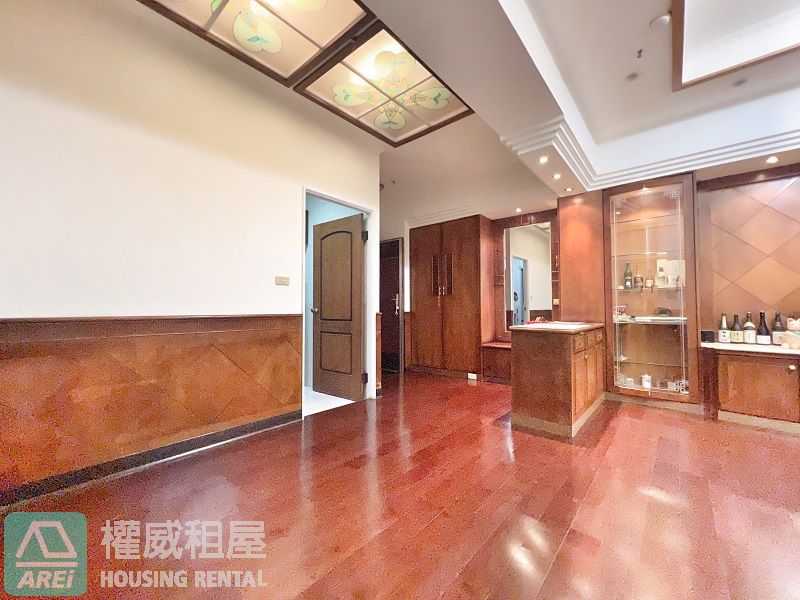 巨蛋MRT博愛100採光3房平車可租補