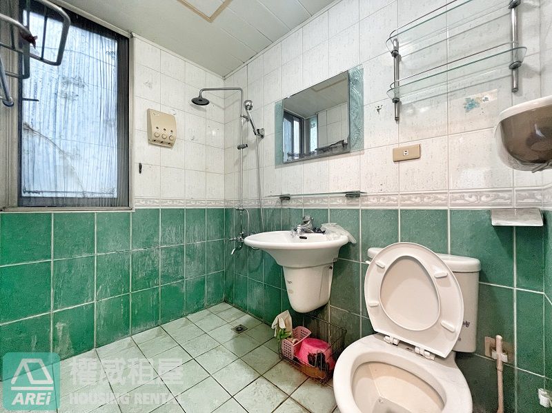 巨蛋MRT博愛100採光3房平車可租補