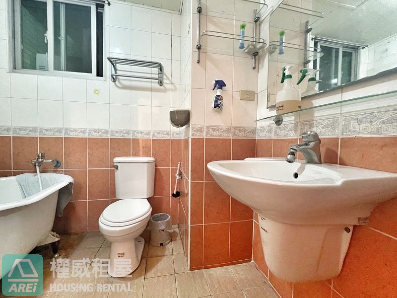 巨蛋MRT博愛100採光3房平車可租補