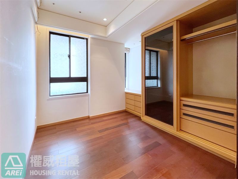 ART美術館人文首璽綠景三房平車