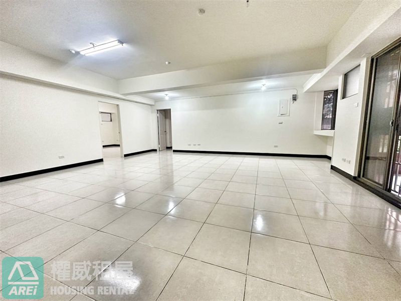 新楠家樂福超值大空間多功能店住辦三車位