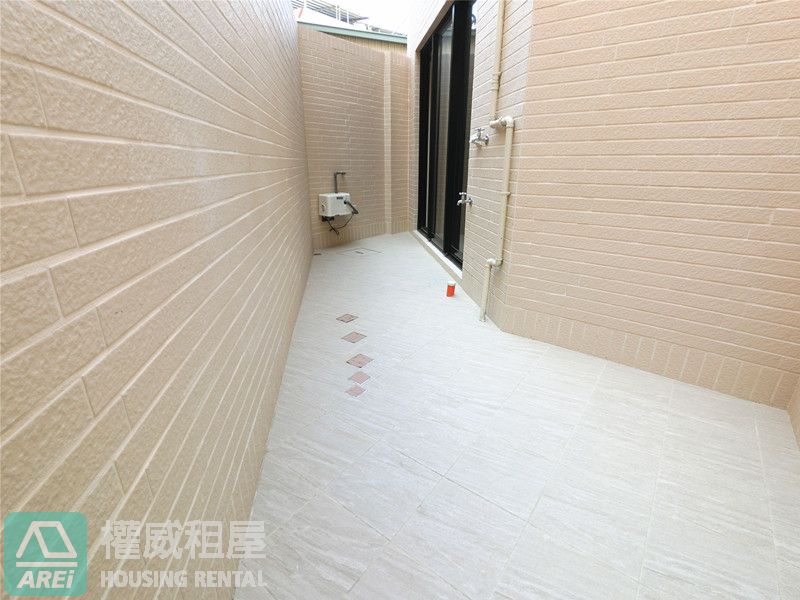 近楠梓車站廣上國寶全新燙金店面六間套房