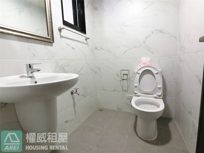 近楠梓車站廣上國寶全新燙金店面六間套房