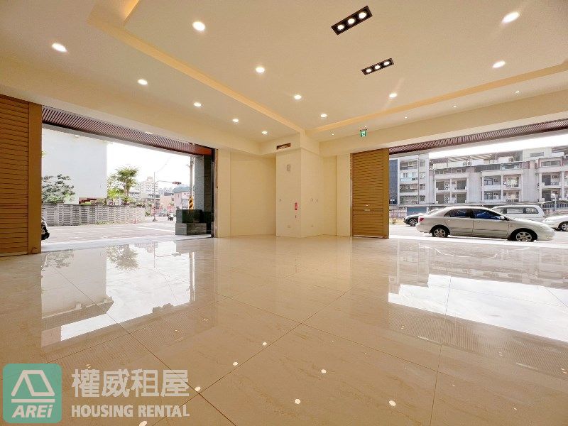 憲政東高新賺錢超大三角窗大露臺樓店