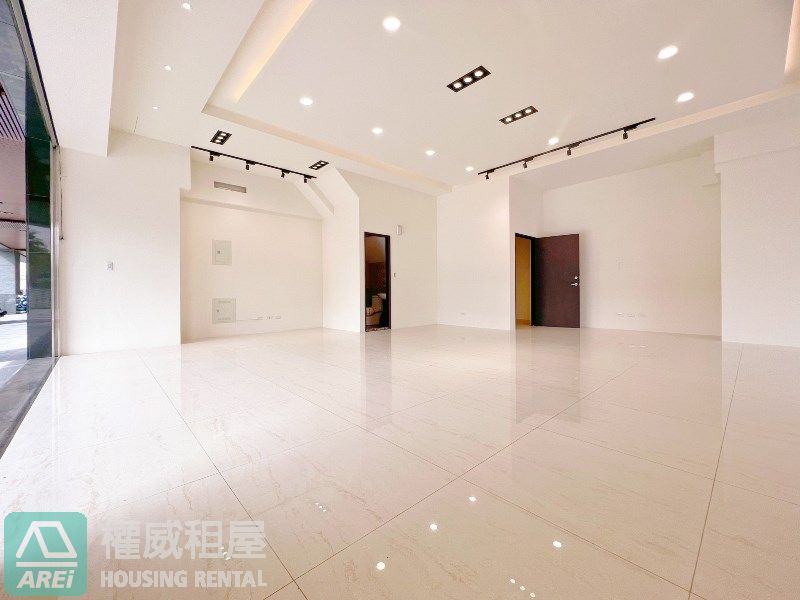憲政東高新賺錢超大三角窗大露臺樓店