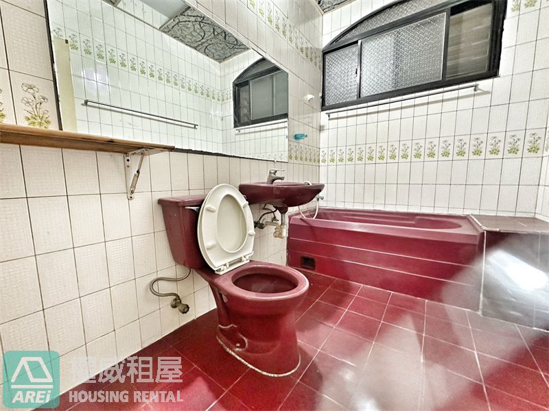 陽明學區澄平空屋透天|自有車庫好停車