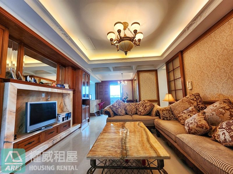 文化中心和平賞高樓採光歐式雙陽台大三房+車位