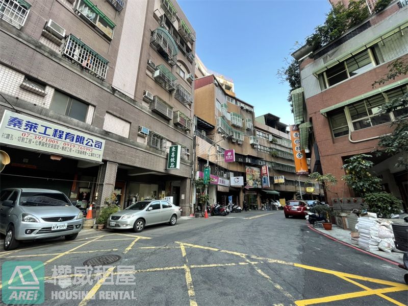 鼎山寬敞三角窗店面