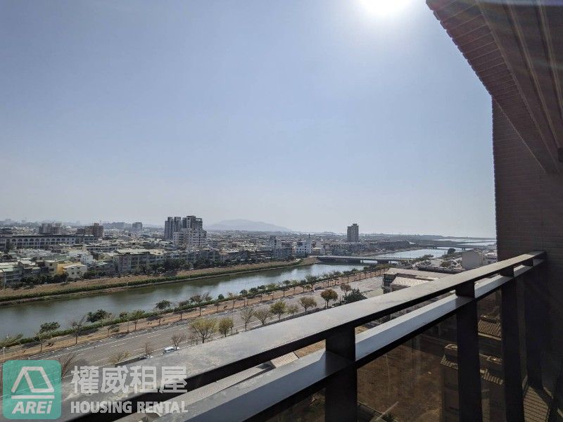 楠梓都會公園MRT森河畔全新完工2+1房平車