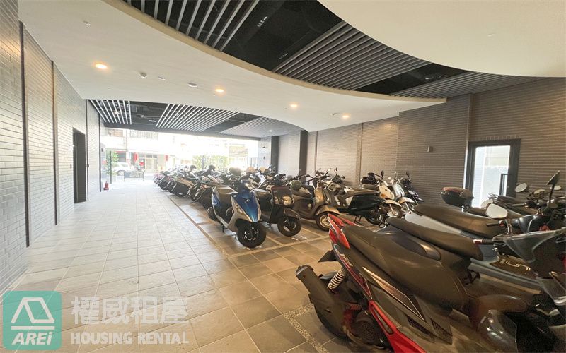 五塊厝MRT中正O8全新未住採光2房車位