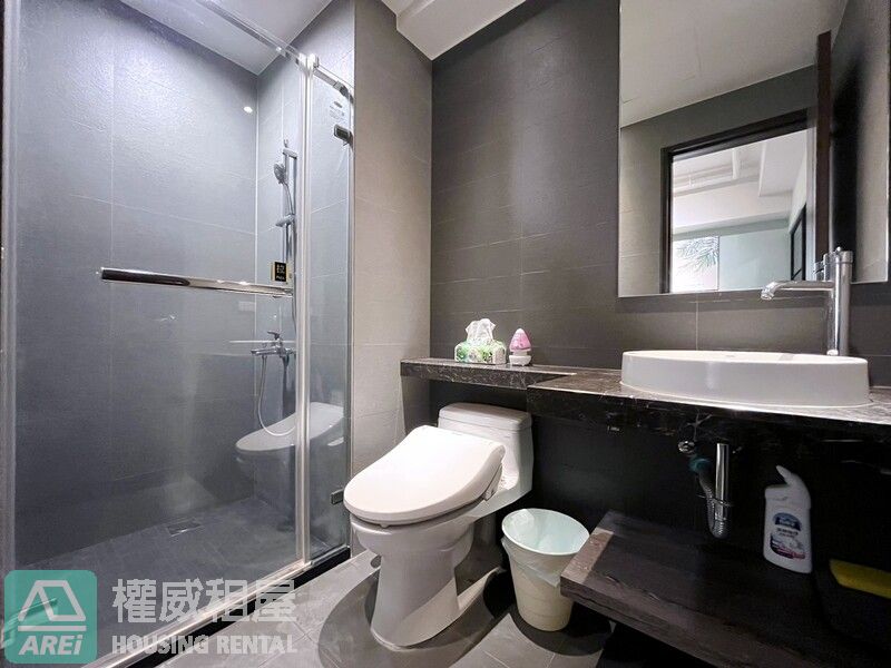 高雄站前樓高景觀佳兩房一廳一衛