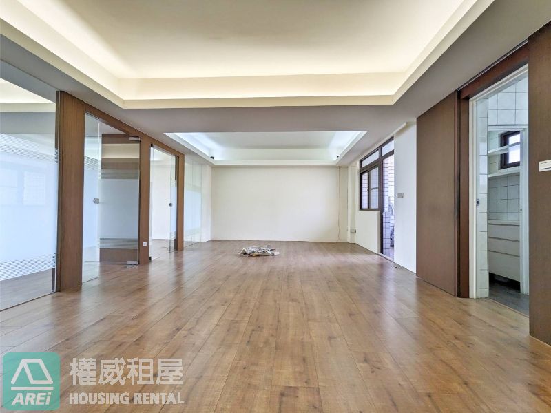 輕軌旅運中心亞灣堂堂領航全新裝潢辦公室