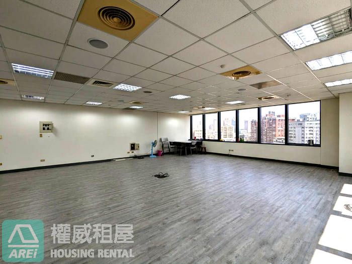 亞灣區海景雙邊採光商辦平車