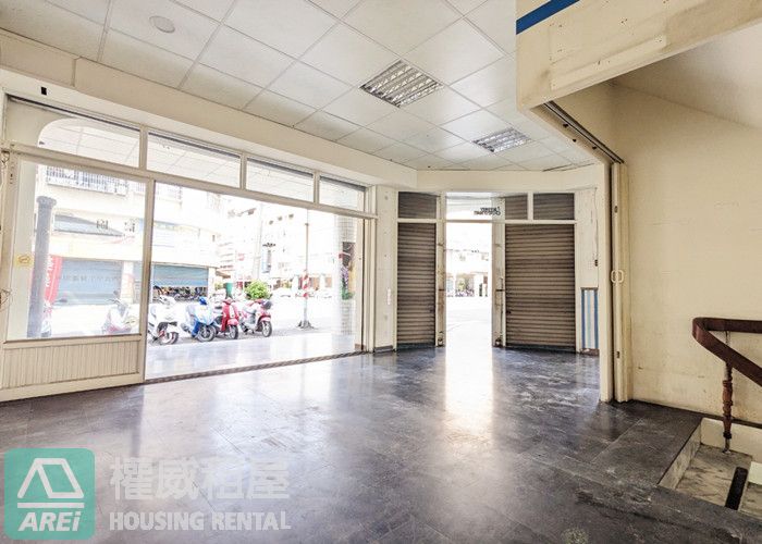楠梓加工區百坪黃金三角窗店面