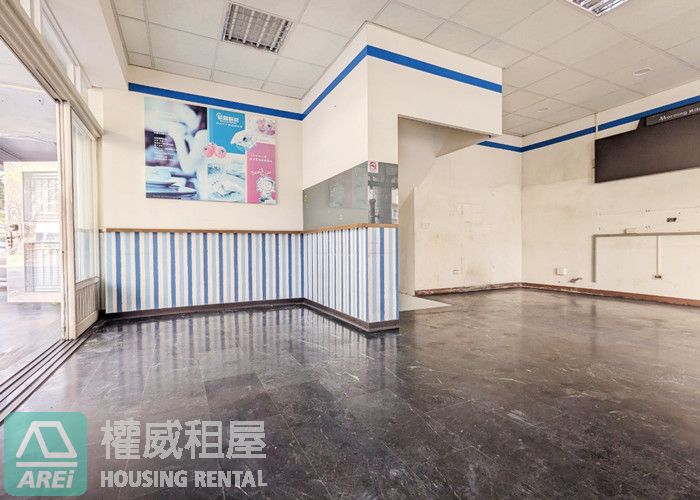 楠梓加工區百坪黃金三角窗店面