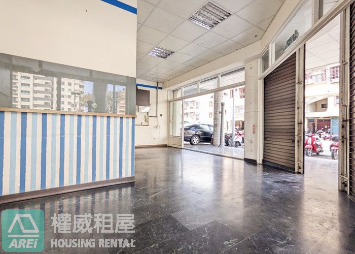 楠梓加工區百坪黃金三角窗店面
