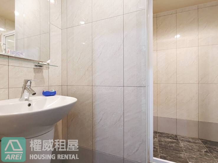 高醫商圈郡都當代二房車位