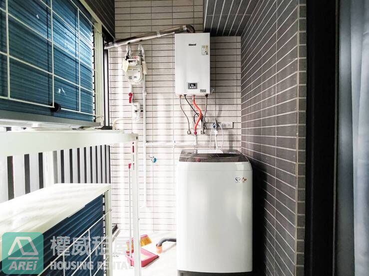 高醫商圈郡都當代二房車位