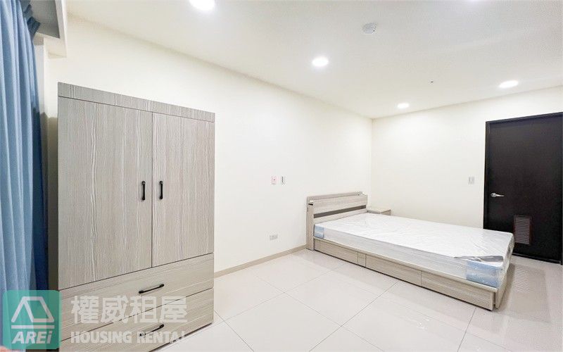 五塊厝MRT中正O8全新未住採光2房車位