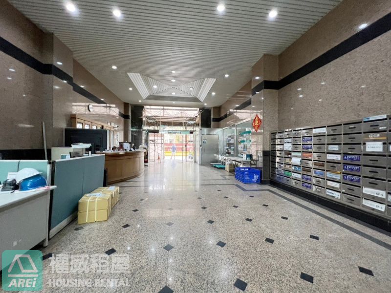 近R13凹子底大順工商大樓辦公室出租+平車