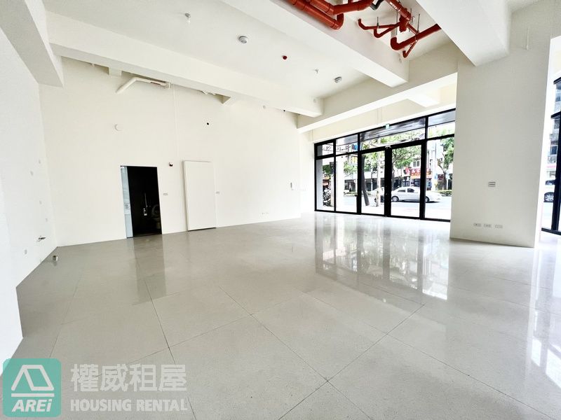 陽明商圈仰德喆黃金樓店含車位