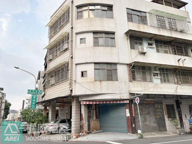 後勁商圈大面寬超值店住三角窗
