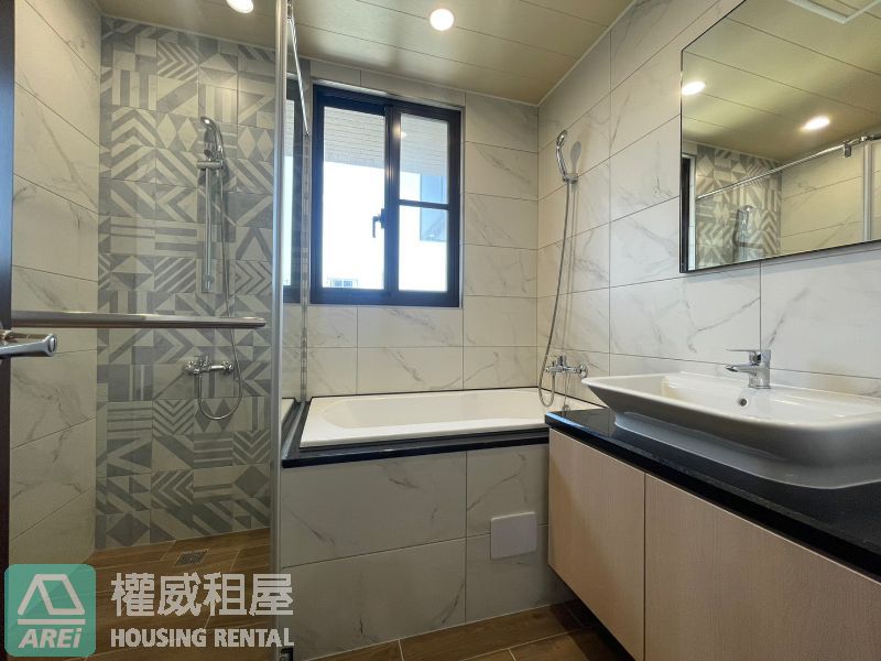 仁武微笑世界典雅2房平車可寵