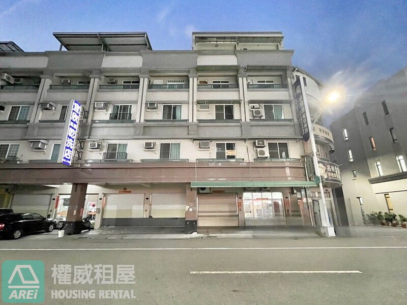 左營高鐵商圈透天黃金店面