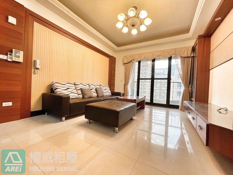 美術館畢卡索四大房一卡皮箱入住