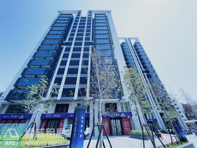 高醫商圈*郡都當代全新店面廣告顯眼J