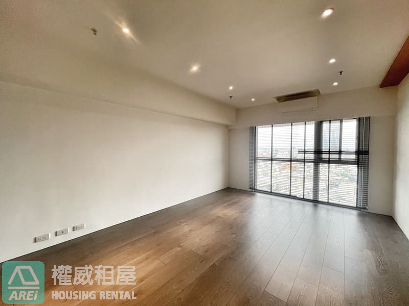 巨蛋MRT博愛大樓精美超大2+1房平車