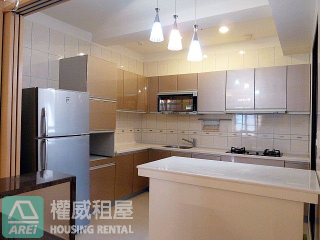 凹仔底站大器堅山大世紀3+1房平車