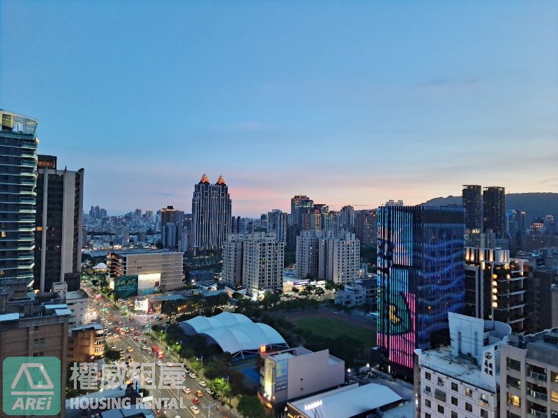 R14 巨蛋博愛香榭1+1房高樓明亮景觀家具全