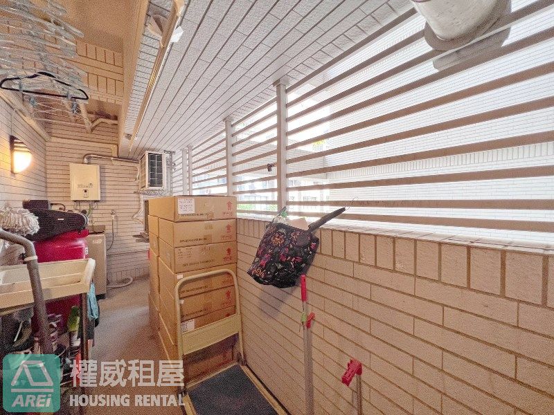 仁武知名建商遠見翡麗大空間3+1房平車