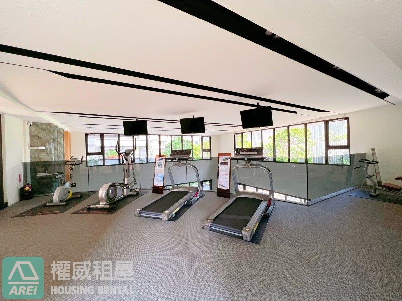 仁武知名建商遠見翡麗大空間3+1房平車