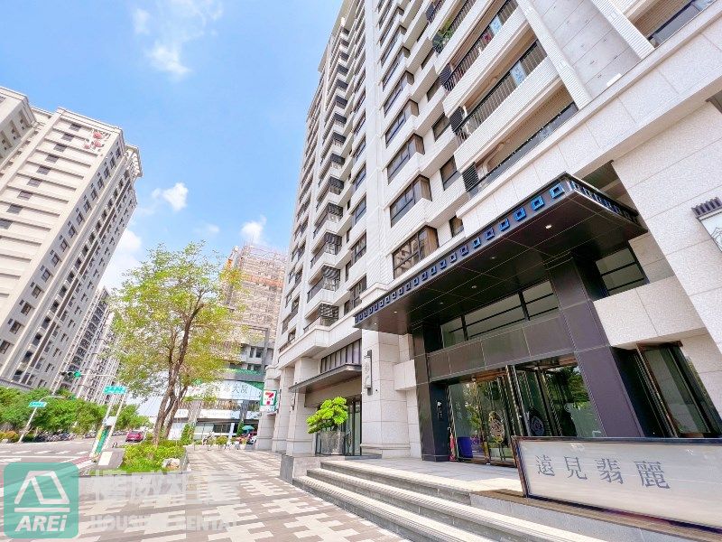 仁武知名建商遠見翡麗大空間3+1房平車