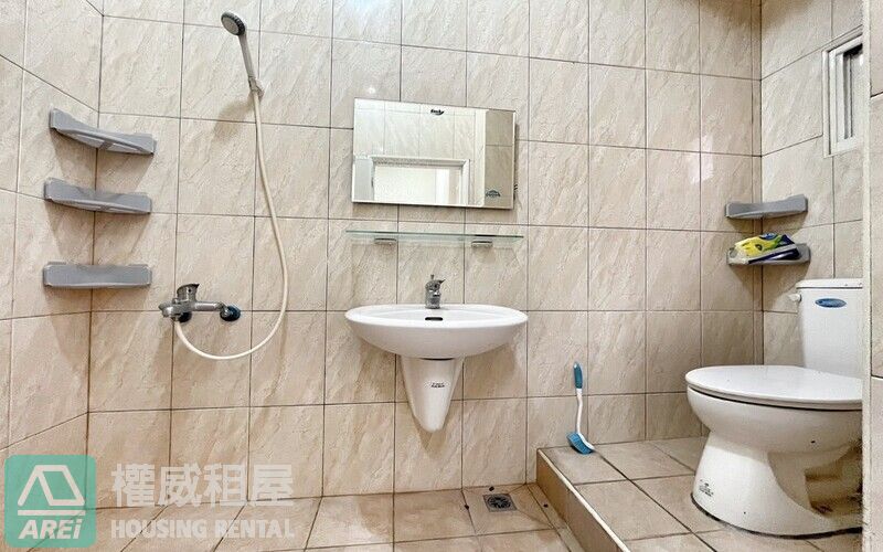 新庄仔路優質三層樓透天