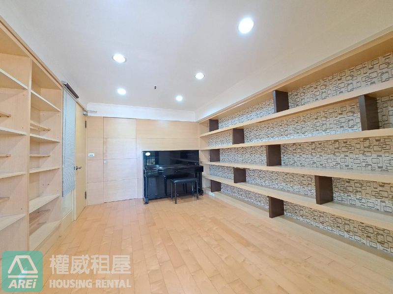 美術館馬爾地夫高樓層無限棟距五房平車景觀宅