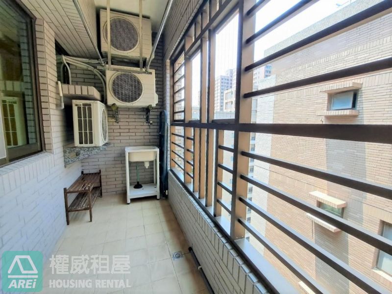 美術館馬爾地夫高樓層無限棟距五房平車景觀宅
