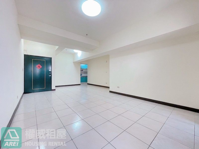 凹子底MRT龍揚庭四房可貓平車